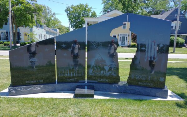 PERRYSBURG GOLD STAR FAMILIES MEMORIAL MONUMENT BACK