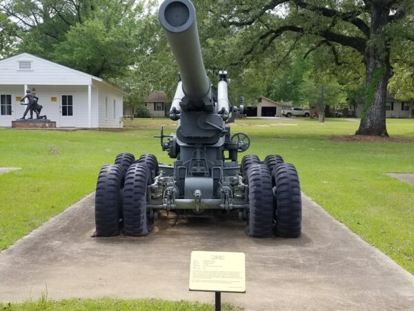 M2 155MM FIELD GUN WAR MEMORIAL