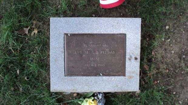 PVT. EMIL T. PINSAS MEMORIAL TREE PLAQU