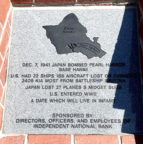 DEC. 7, 1941 JAPAN BOMBED PEARL HARBOR MEMORIAL TABLE