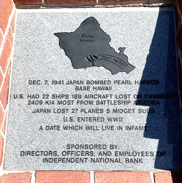 DEC. 7, 1941 JAPAN BOMBED PEARL HARBOR MEMORIAL TABLE