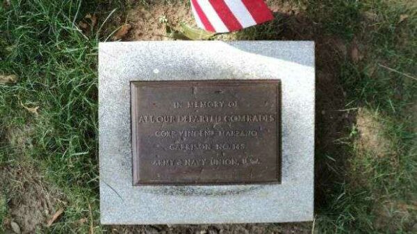 ALL OUR DEPARTED COMRADES MEMORIAL TREE PLAQUE