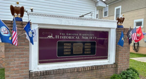 THE HARRINGTON VETERANS WAR MEMORIAL