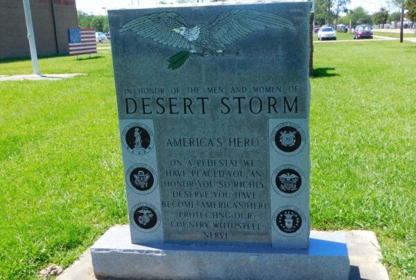 IN HONOR OF THE MEN AND WOMEN OF DESERT STORM WAR MEMORIAL