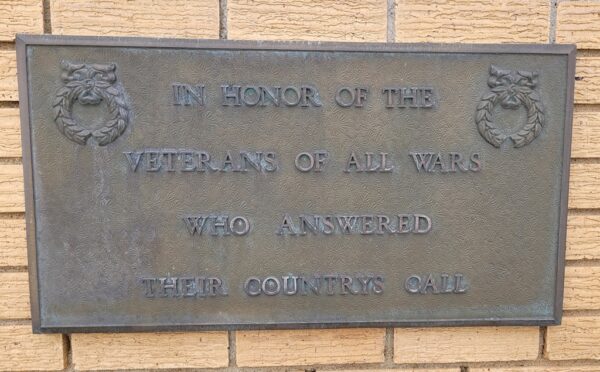 HUGOTON VETERANS OF ALL WARS MEMORIAL PLAQUE