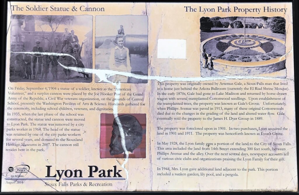 THE SOLDIER STATUE & CANNON WAR MEMORIAL PANEL