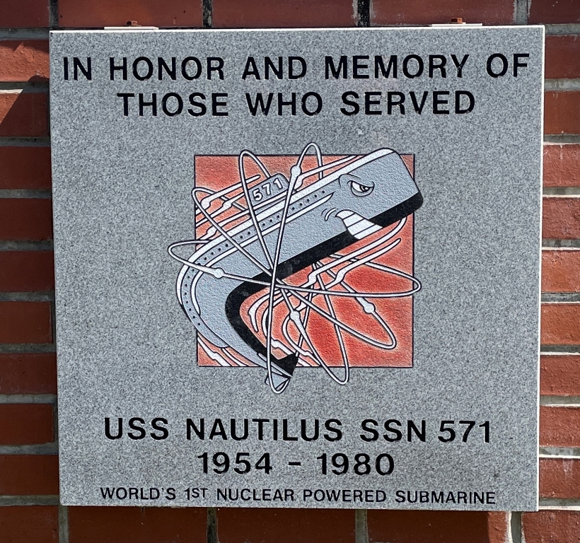 USS NAUTILUS SSN 571 THOSE WHO SERVED MEMORIAL TABLET