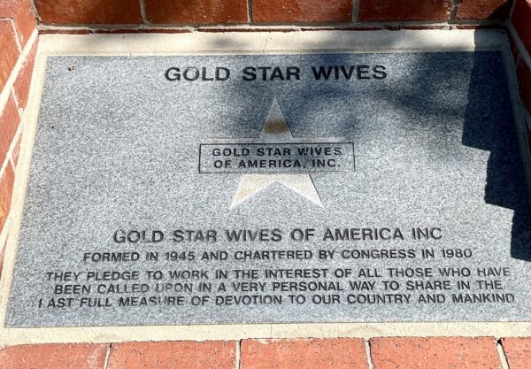 OCALA GOLD STAR WIVES WAR MEMORIAL TABLET