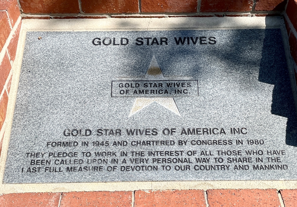 OCALA GOLD STAR WIVES WAR MEMORIAL TABLET