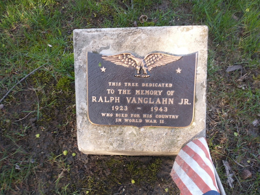 RALPH VANGLAHN, JR. WAR MEMORIAL MEMORIAL TREE PLAQUE