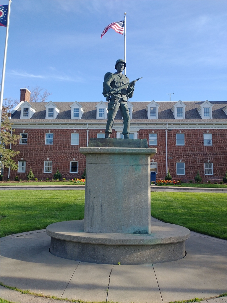 REMEMBERING WITH HONOR WAR MEMORIAL STATUE