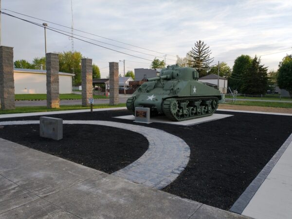 TO REMEMBER VETERANS OF ALL WARS SHERMAN M4 MEMORIAL