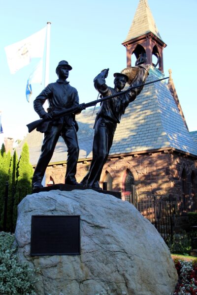 BRISTOL, R.I. CIVIL WAR MEMORIAL