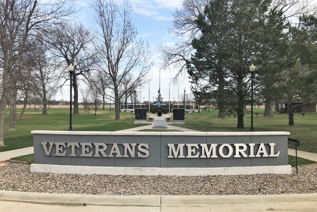 WATERTOWN, SD VETERANS MEMORIAL