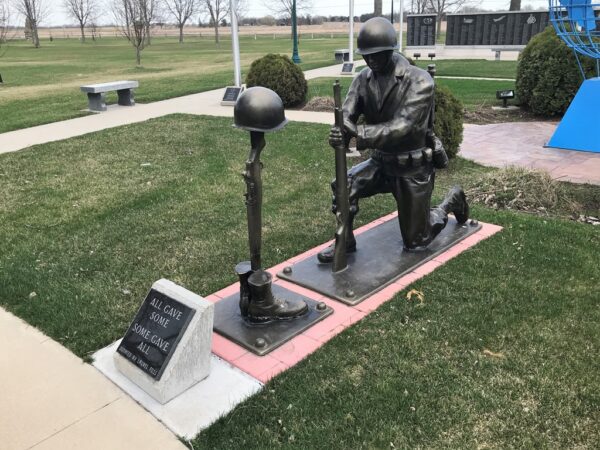 WATERTOWN, SD VETERANS MEMORIAL BATTLEFIELD CROSS