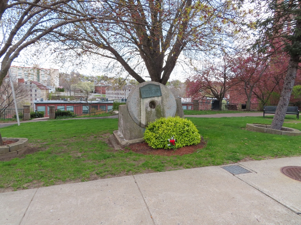 LIONS CLUB OF WOONSOCKET VETERANS MEMORIAL PARK