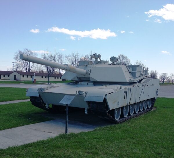 M1 ABRAMS MEMORIAL TANK