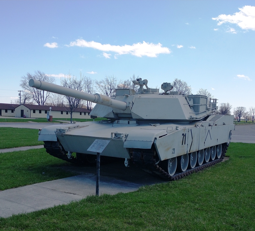 M1 ABRAMS MEMORIAL TANK
