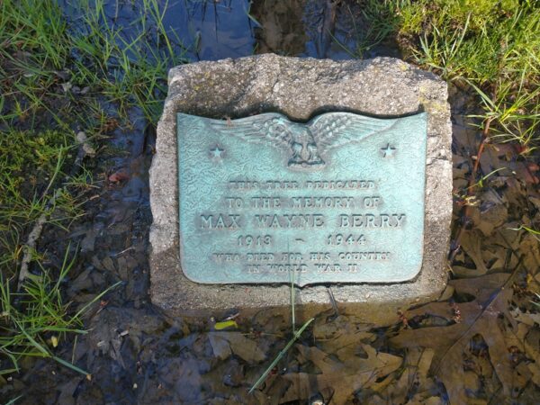 MAX WAYNE BERRY WAR MEMORIAL TREE PLAQUE