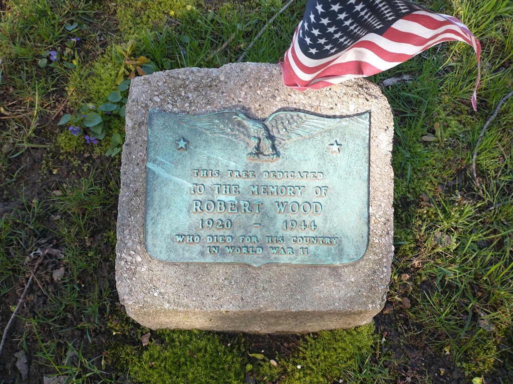 ROBERT WOOD WAR MEMORIAL TREE PLAQUE