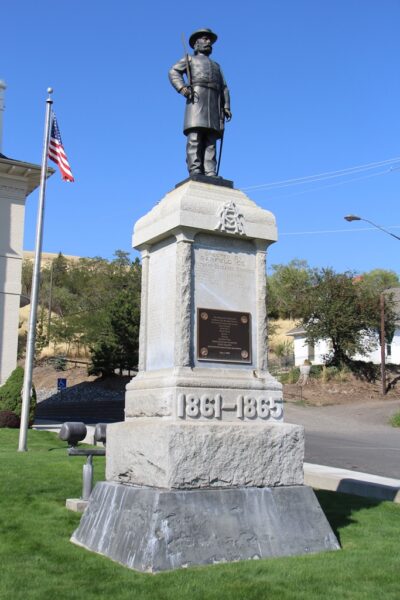 GARFIELD COUNTY WAR VETERANS MEMORIAL