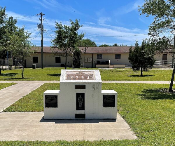 LEST WE FORGET NAVY AND MARINE AVIATORS MEMORIAL