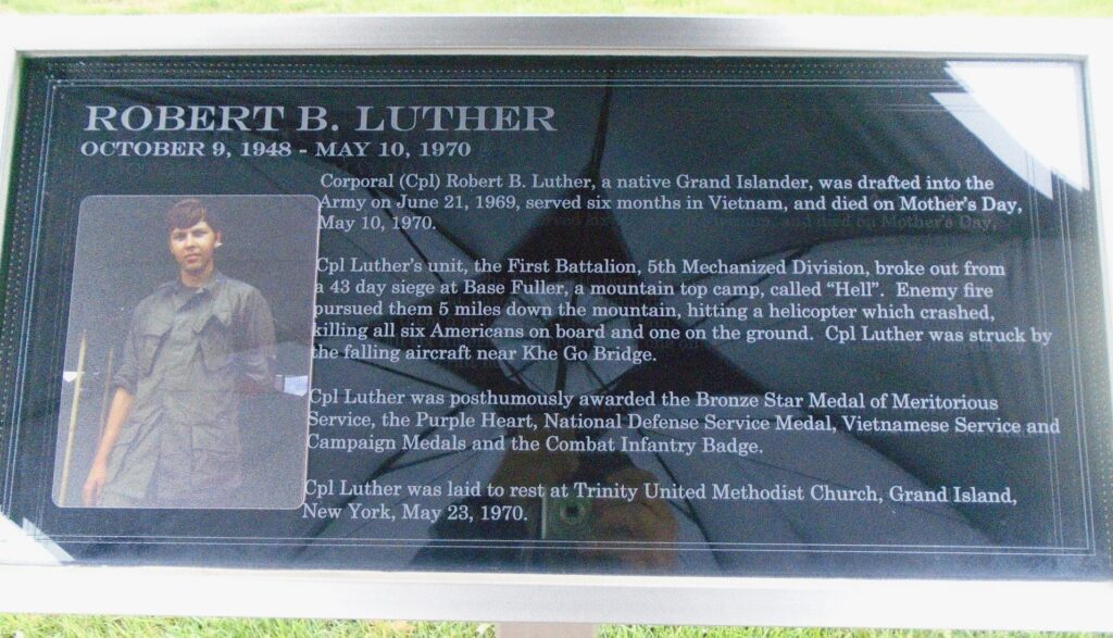 ROBERT B. LUTHER WAR MEMORIAL PLAQUE