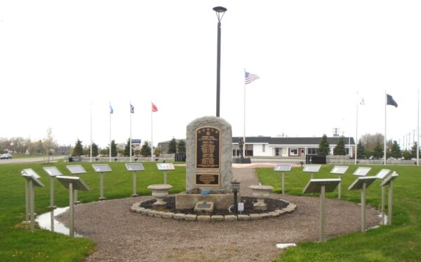 LEST WE FORGET ETERNAL FLAME ALL WARS VETERANS MEMORIAL