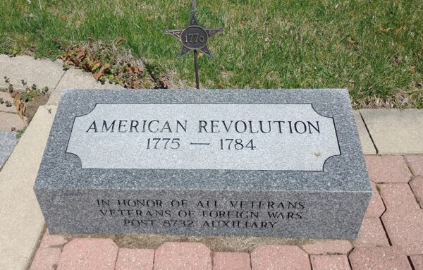 OAK HARBOR AMERICAN REVOLUTION 1775-1784 MEMORIAL STONE