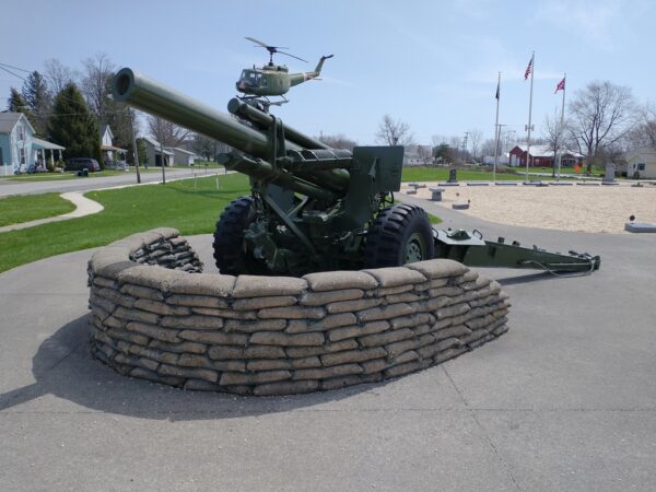 155 MM HOWITZER WAR MEMORIAL