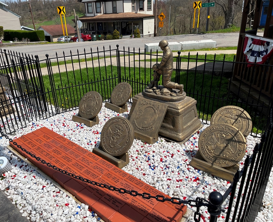 WEST LIBERTY POW MIA MEMORIAL BATTLEFIELD CROSS WITH STATUE