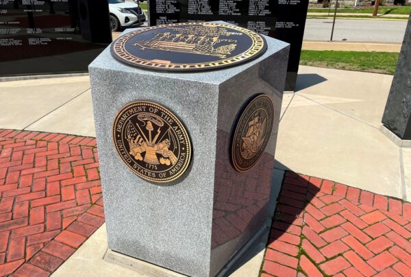 MARSHALL COUNTY GOLD STAR FAMILIES MEMORIAL MONUMENT ENTRANCE STONE