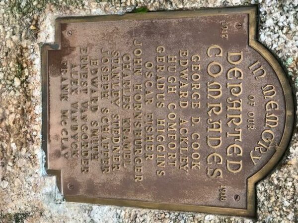 ELLENVILLE WORLD WAR DEPARTED COMRADES MEMORIAL PLAQUE