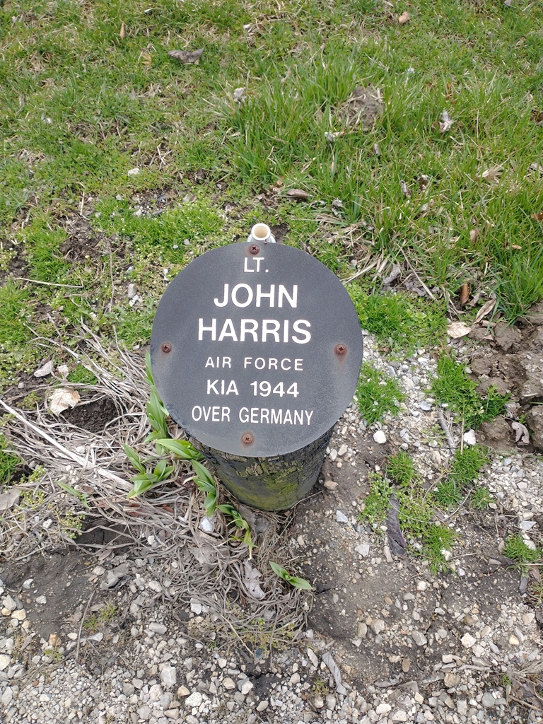 LT. JOHN HARRIS WAR MEMORIAL BOLLARD
