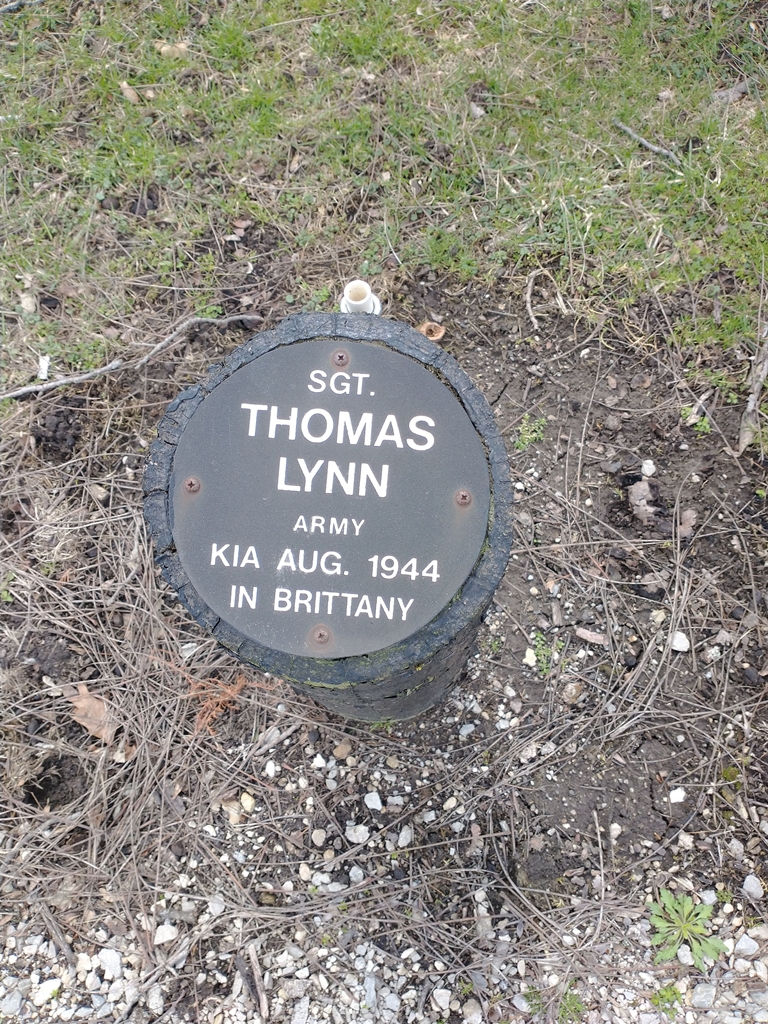 SGT. THOMAS LYNN WAR MEMORIAL BOLLARD