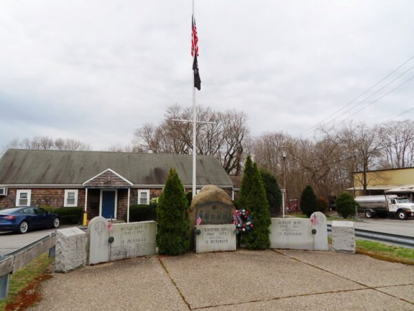 PLAINVILLE WAR VETERANS MEMORIAL