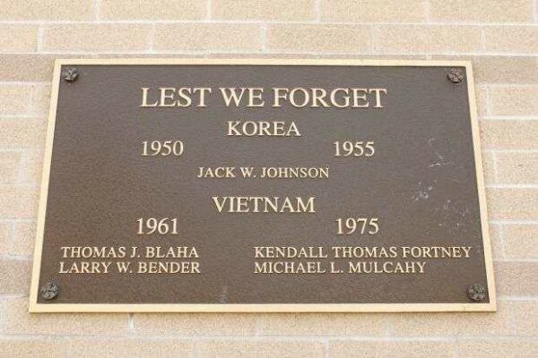 STOUGHTON KOREAN WAR AND VIETNAM WAR MEMORIAL PLAQUE