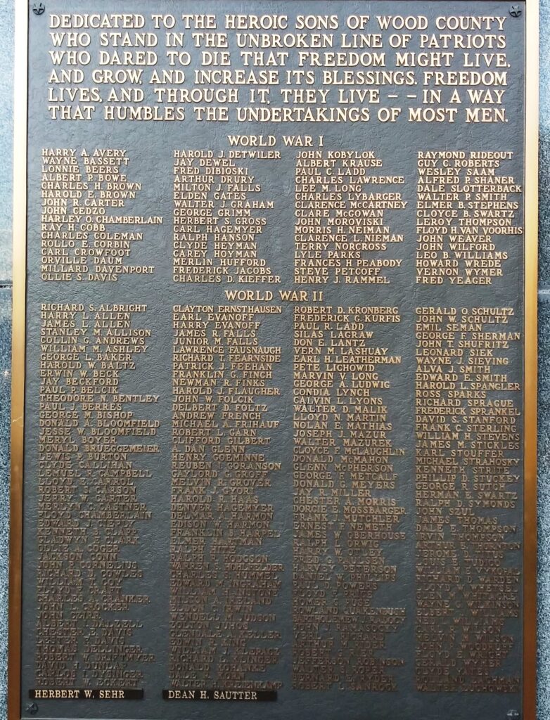 WOOD COUNTY WORLD WAR I AND WORLD WAR II MEMORIAL PLAQUE