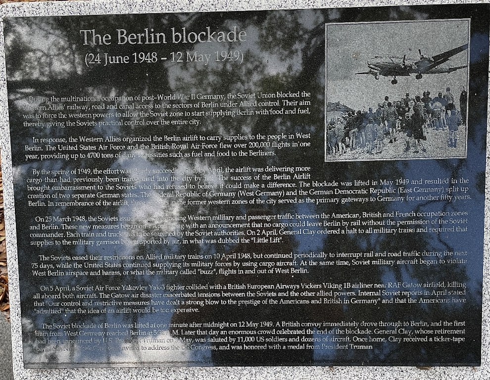 HILLSBOROUGH COUNTY THE BERLIN BLOCKADE MEMORIAL PLAQUE