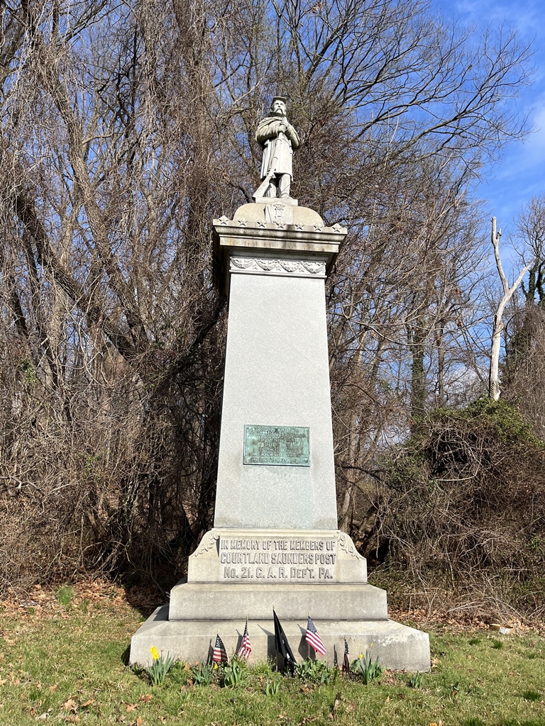 COURTLANDT SAUNDERS POST NO. 21 G.A.R. WAR MEMORIAL