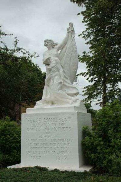 PEACE MONUMENT TO GOLD STAR MOTHERS