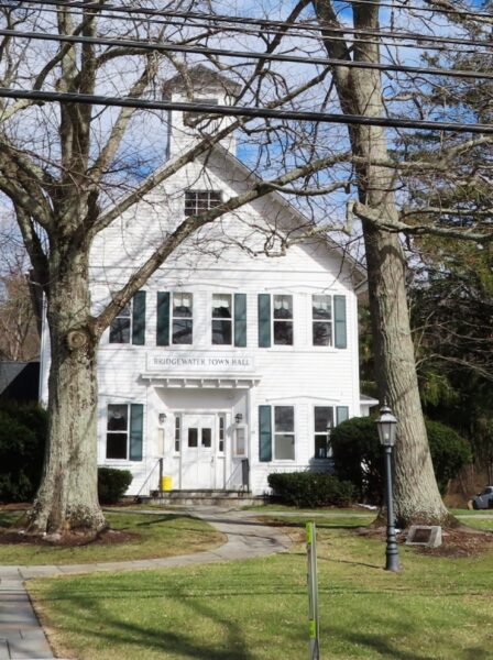 TWIN RED OAKS WAR MEMORIAL