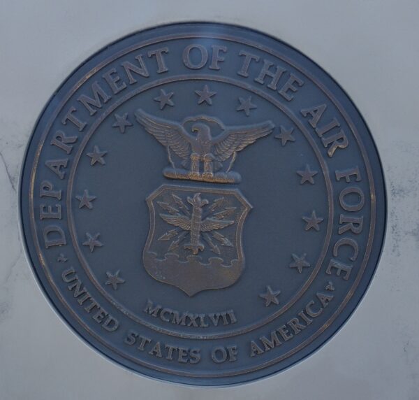 ELMORE VETERANS MEMORIAL MEDALLION A