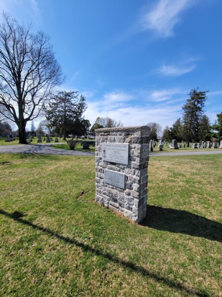 IN MEMORY OF LYON POST #31 WAR MEMORIAL