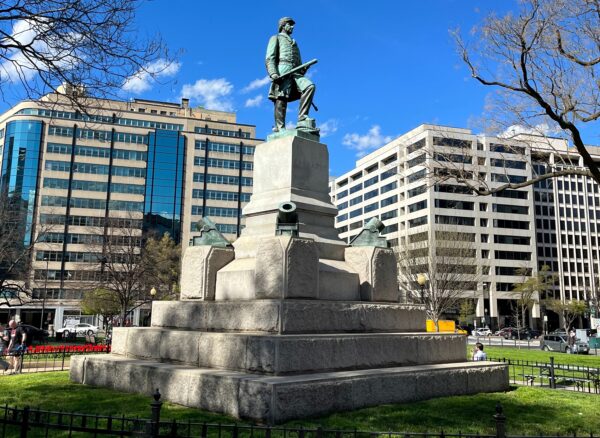 FARRAGUT WAR MEMORIAL STATUE