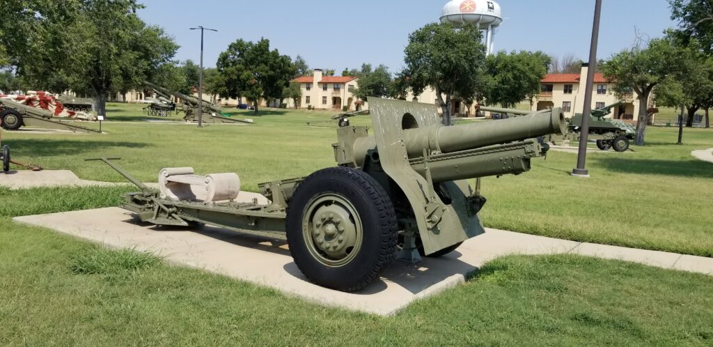 155MM HOWITZER MODEL OF 1917/18 MEMORIAL