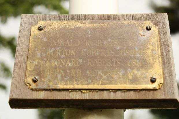 ROBERT FAMILY MEMORIAL FLAG POLE PLAQUE