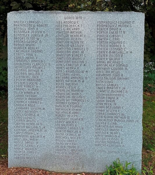 TOWN OF HEBRON WAR VETERANS LEFT STONE