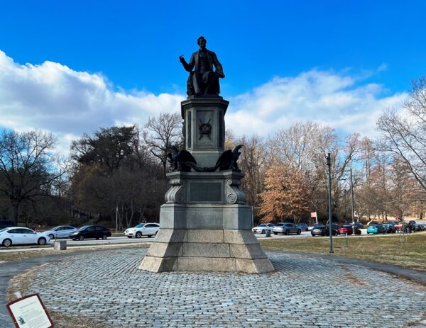 ABRAHAM LINCOLN FROM A GRATEFUL PEOPLE MEMORIAL