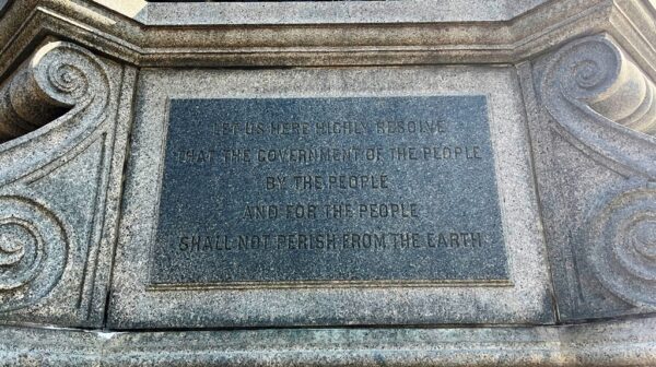 ABRAHAM LINCOLN FROM A GRATEFUL PEOPLE MEMORIAL PLAQUE C